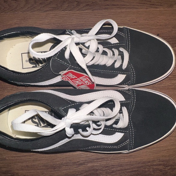 Vans - Picture 3 of 6